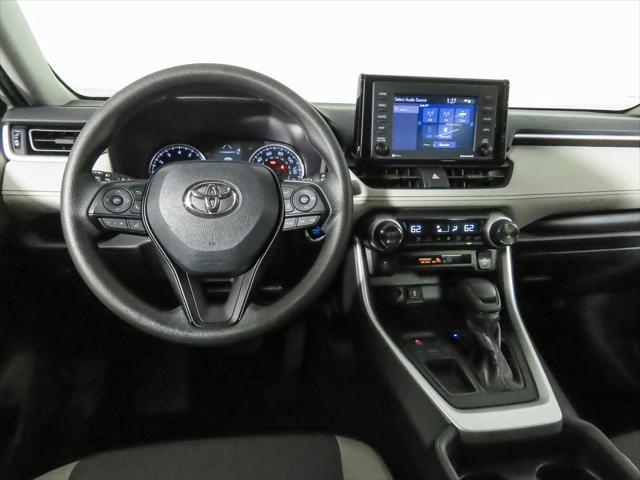 Photo of 2020 Super White Toyota RAV4