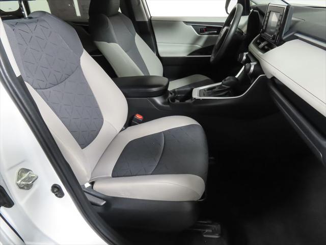 Photo of 2020 Super White Toyota RAV4