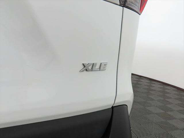 Photo of 2020 Super White Toyota RAV4