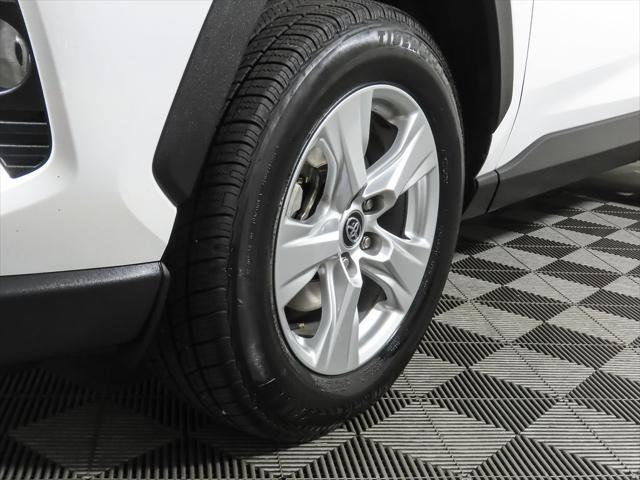 Photo of 2020 Super White Toyota RAV4