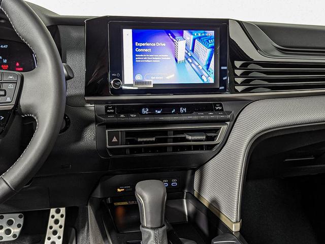 Photo of 2025 01l7 Toyota Camry