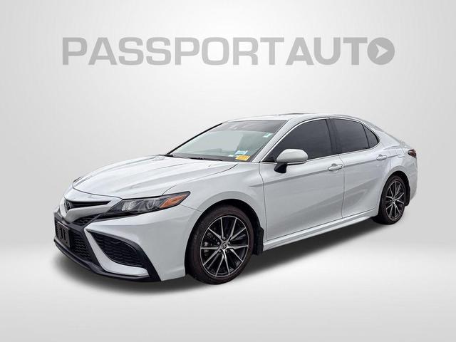 Photo of 2024 Ice Cap Toyota Camry