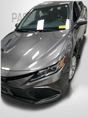 Photo of 2022 Gray Toyota Camry
