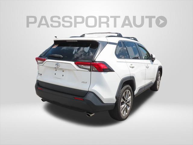 Photo of 2019 Super White Toyota RAV4