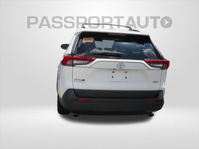 Photo of 2019 Super White Toyota RAV4