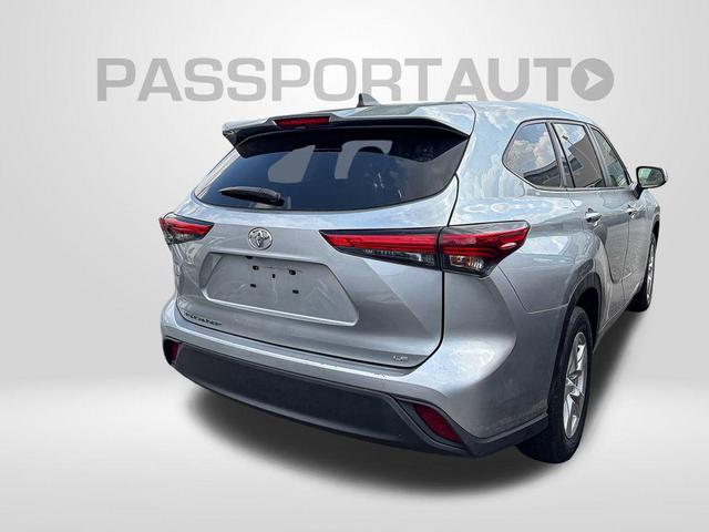 Photo of 2023 Celestial Silver Metallic Toyota Highlander