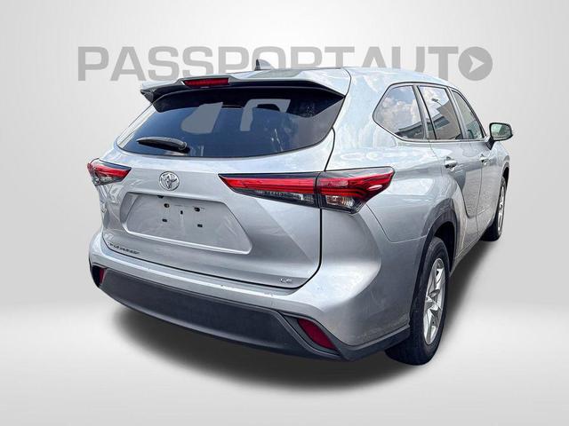 Photo of 2023 Celestial Silver Metallic Toyota Highlander
