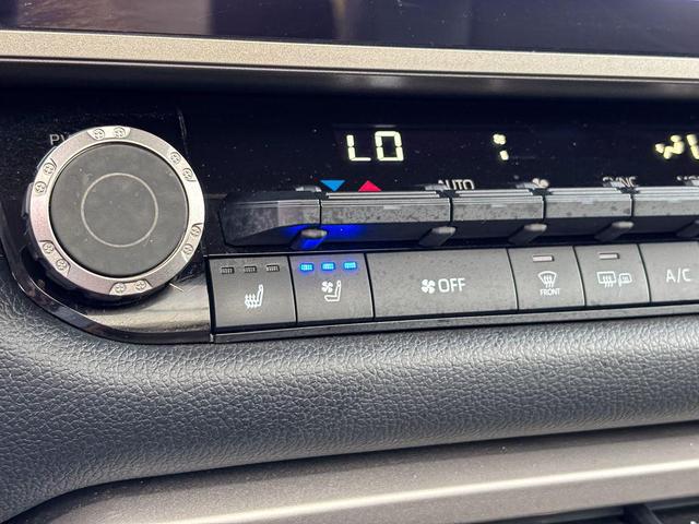 Photo of 2024 Midnight Black Metallic Toyota Tundra Hybrid