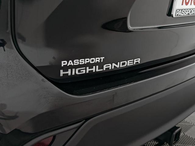 Photo of 2022 Midnight Black Metallic Toyota Highlander