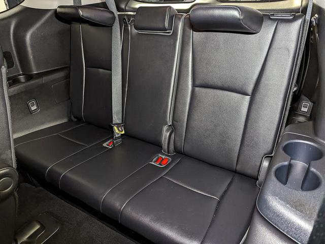 Photo of 2022 Midnight Black Metallic Toyota Highlander