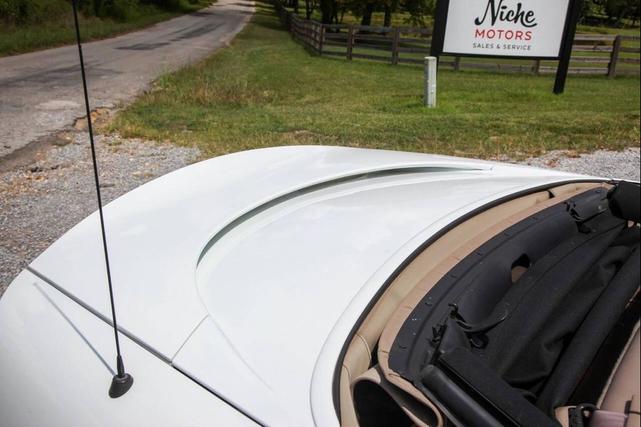 Photo of 2001 Arctic White Chevrolet Camaro