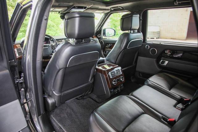 Photo of 2021 Gray Land Rover Range Rover