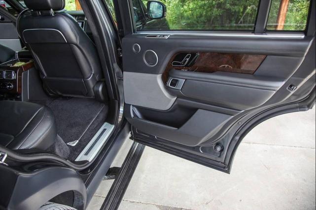 Photo of 2021 Gray Land Rover Range Rover