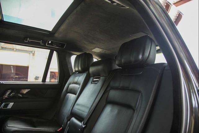 Photo of 2021 Gray Land Rover Range Rover