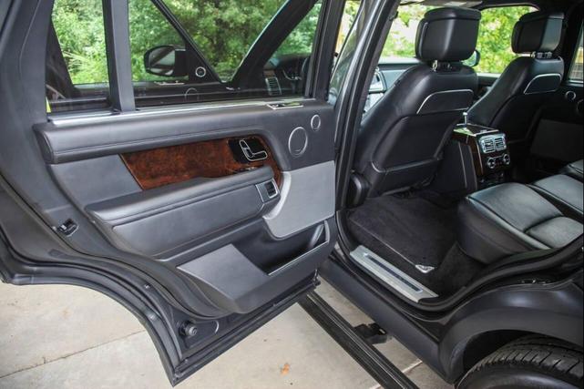 Photo of 2021 Gray Land Rover Range Rover