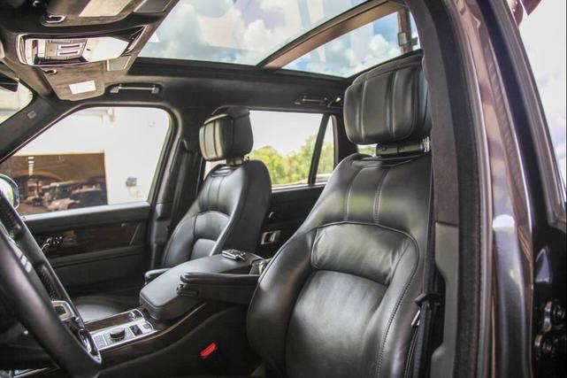 Photo of 2021 Gray Land Rover Range Rover