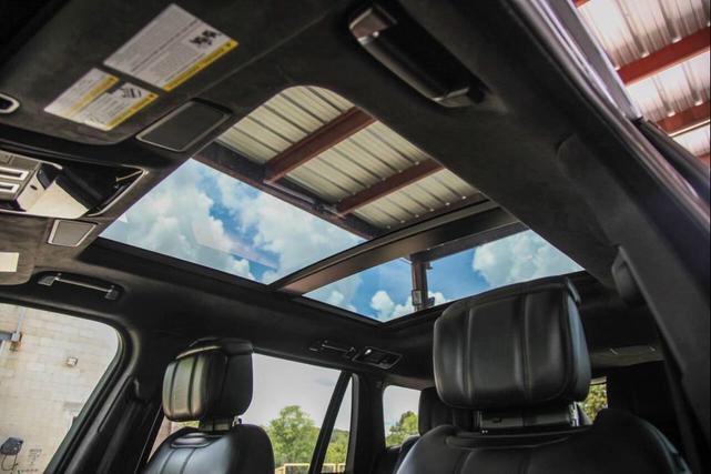 Photo of 2021 Gray Land Rover Range Rover