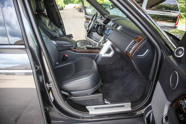 Photo of 2021 Gray Land Rover Range Rover