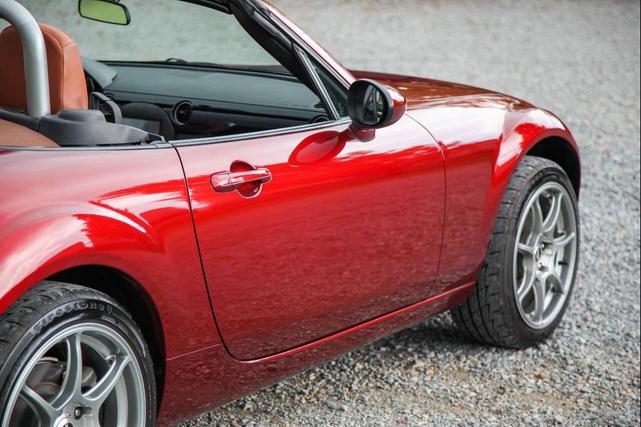 Photo of 2008 Copper Red Mazda MX-5 Miata