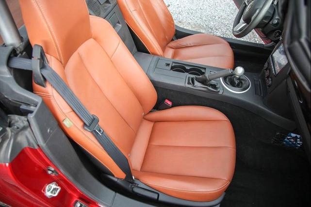 Photo of 2008 Copper Red Mazda MX-5 Miata
