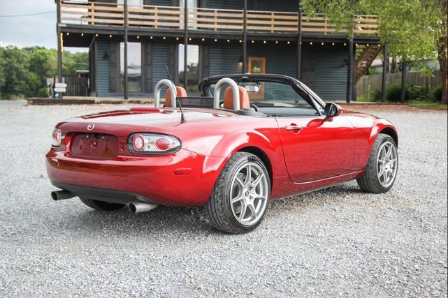 Photo of 2008 Copper Red Mazda MX-5 Miata