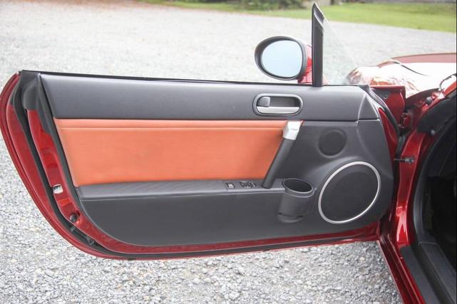 Photo of 2008 Copper Red Mazda MX-5 Miata