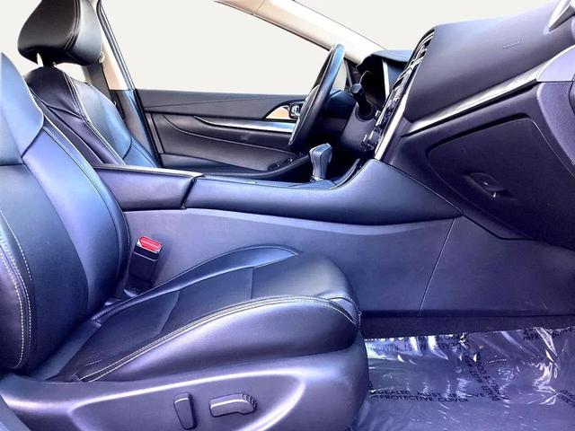 Photo of 2023 Brilliant Silver Metallic Nissan Maxima