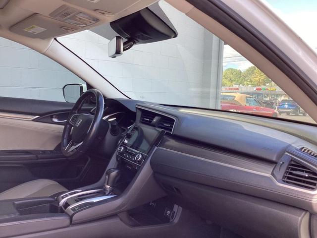Photo of 2020 Platinum White Pearl Honda Civic