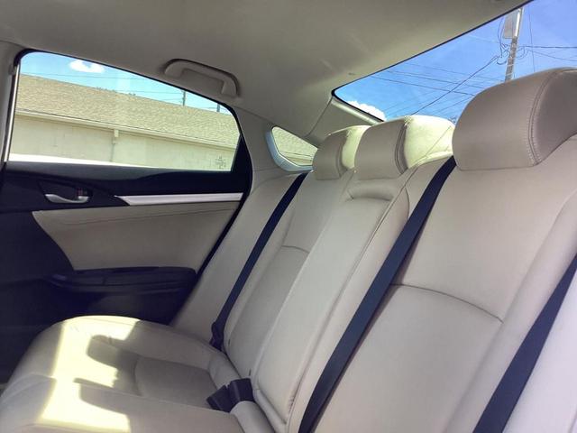 Photo of 2020 Platinum White Pearl Honda Civic