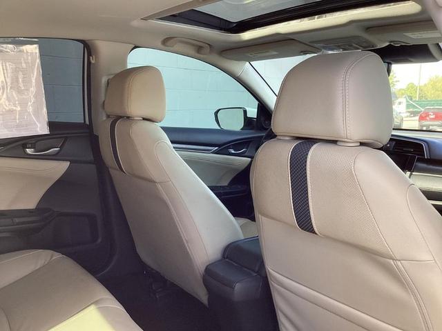 Photo of 2020 Platinum White Pearl Honda Civic