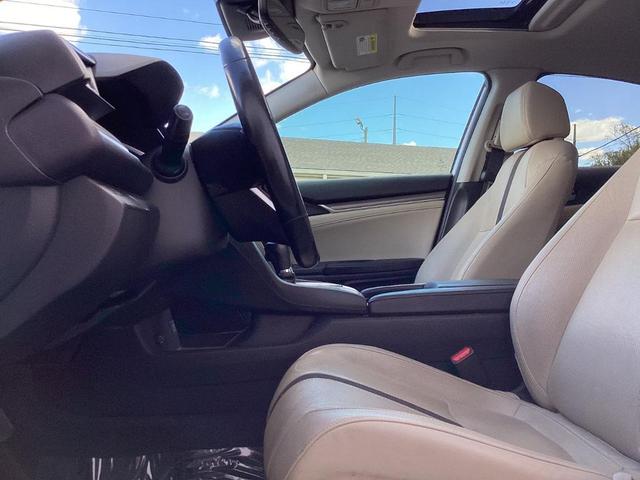 Photo of 2020 Platinum White Pearl Honda Civic