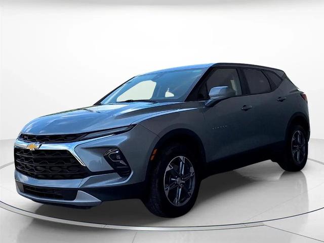 Photo of 2023 SILVER Chevrolet Blazer