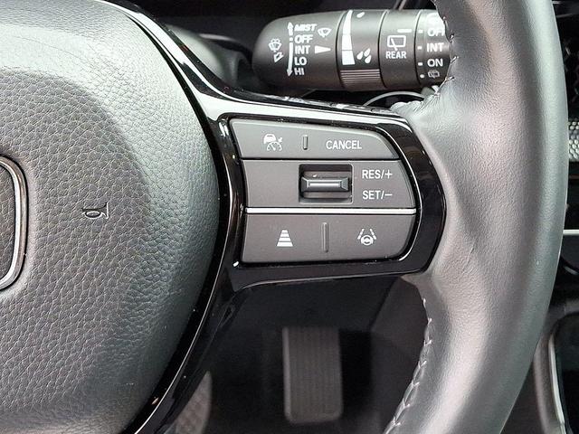 Photo of 2023 Still Night Pearl Honda CR-V