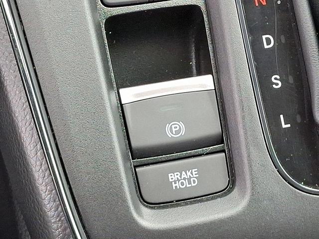 Photo of 2023 Still Night Pearl Honda CR-V