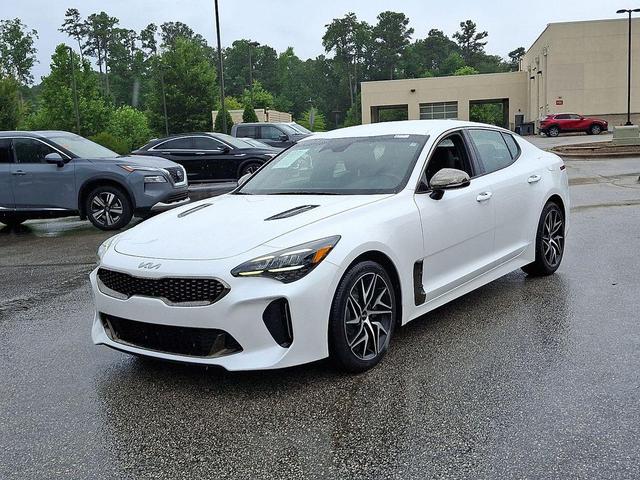 Photo of 2022 Snow White Pearl Kia Stinger