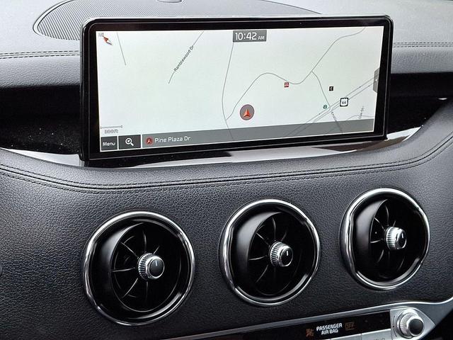 Photo of 2022 Snow White Pearl Kia Stinger