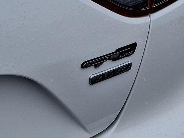 Photo of 2022 Snow White Pearl Kia Stinger