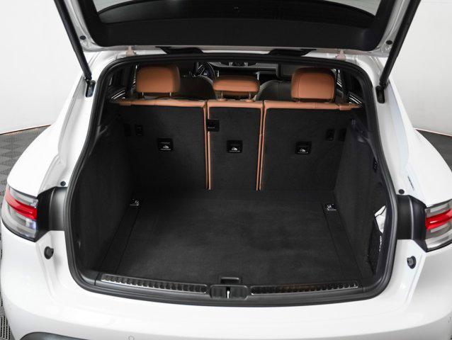 Photo of 2025 CARRARA WHITE Porsche Macan