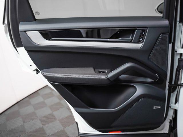Photo of 2025 White Porsche Cayenne