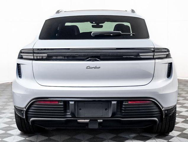 Photo of 2024 ICE GREY Porsche Macan