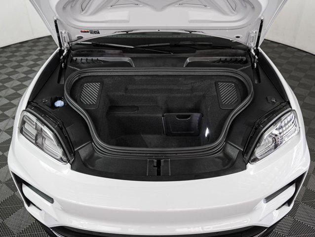 Photo of 2024 ICE GREY Porsche Macan