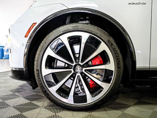 Photo of 2024 ICE GREY Porsche Macan