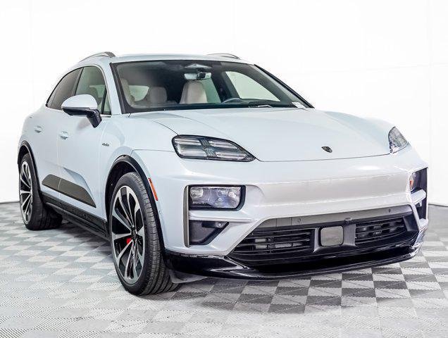 Photo of 2024 ICE GREY Porsche Macan