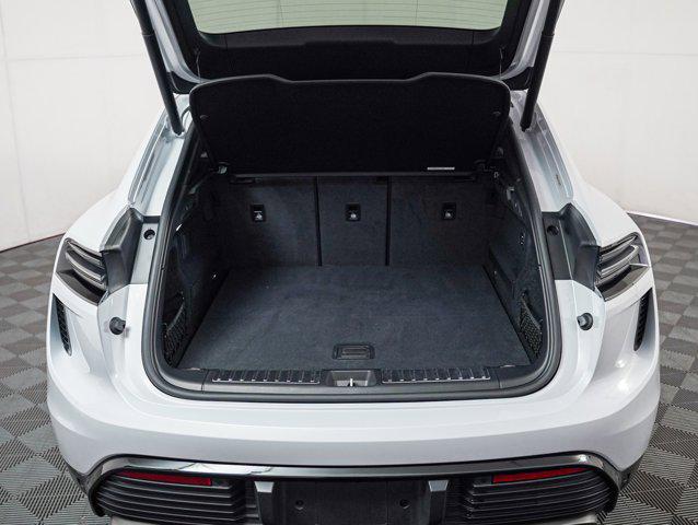 Photo of 2024 ICE GREY Porsche Macan