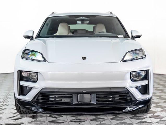Photo of 2024 ICE GREY Porsche Macan