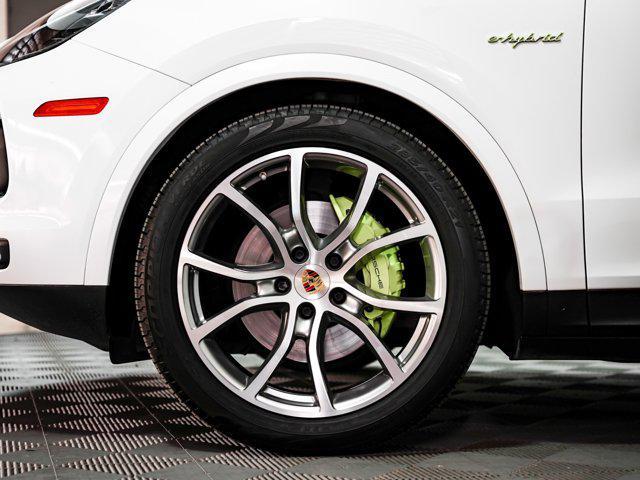 Photo of 2021 CARRARA WHITE Porsche Cayenne