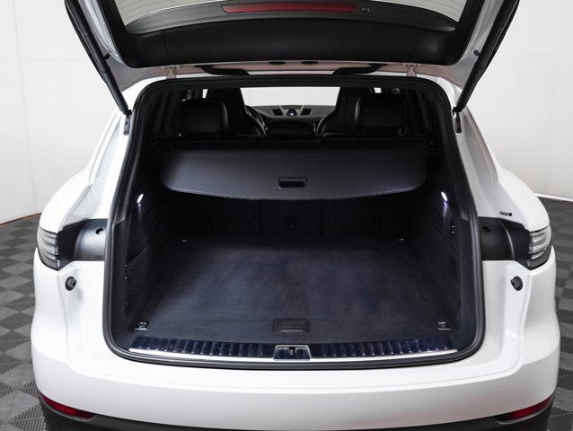 Photo of 2021 CARRARA WHITE Porsche Cayenne