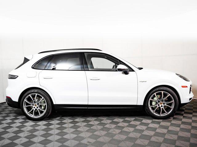 Photo of 2021 CARRARA WHITE Porsche Cayenne