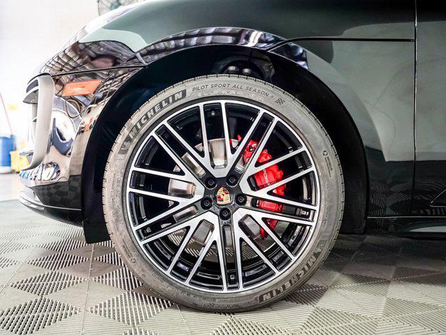 Photo of 2025 Black Porsche Macan