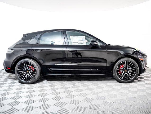 Photo of 2025 Black Porsche Macan